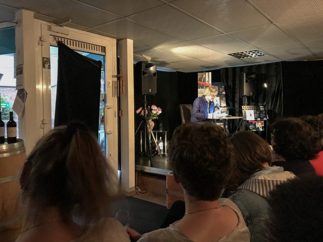 Hilmar Klute liest in der Grefrather Buchhandlung